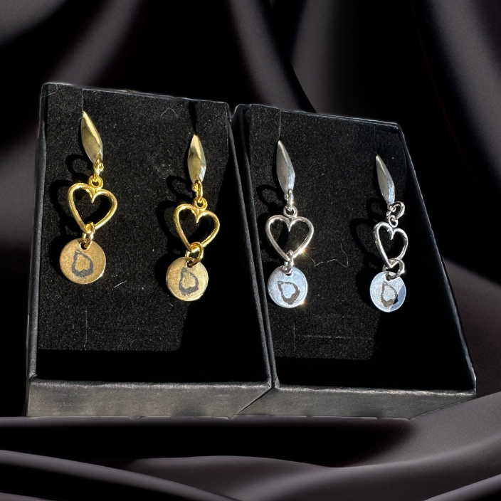 Heart kiss earrings